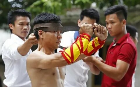 Dân mạng sợ hãi chuyện người yêu thao túng tâm lý sau scandal tình ái Lim Feng